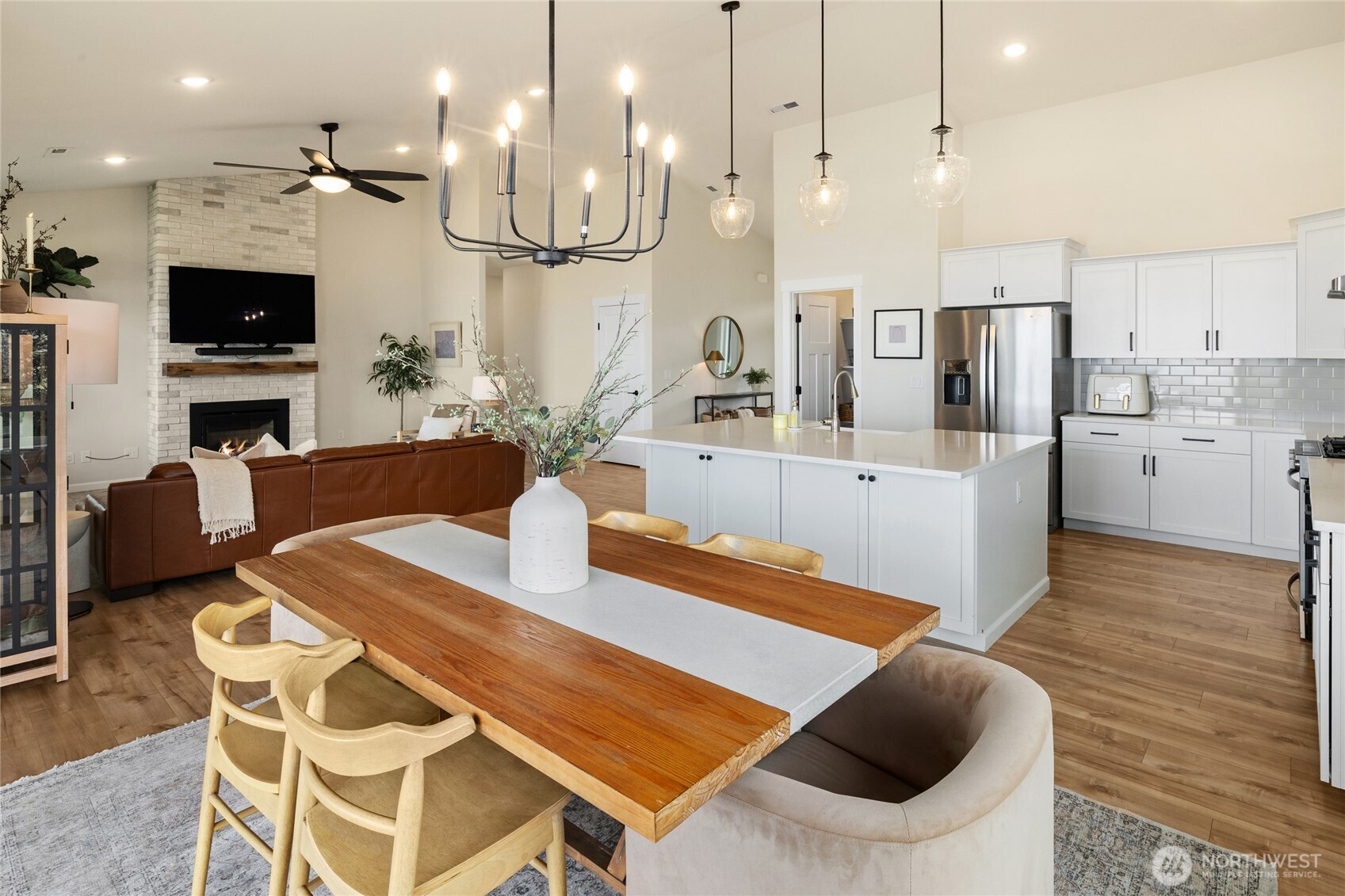 2300 Tozer Road Property Photo 14