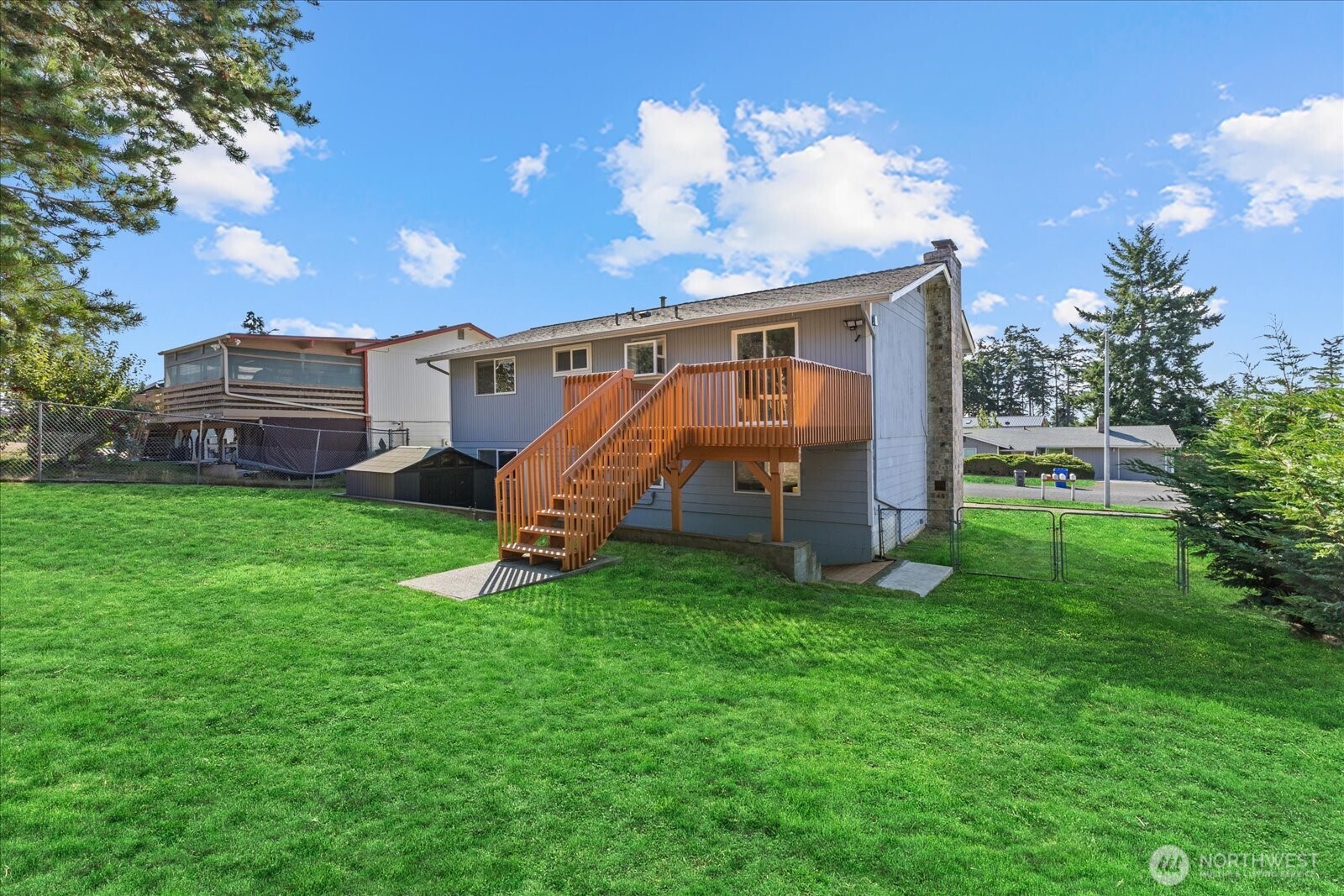 720 Nw Hyak Drive Property Photo 28