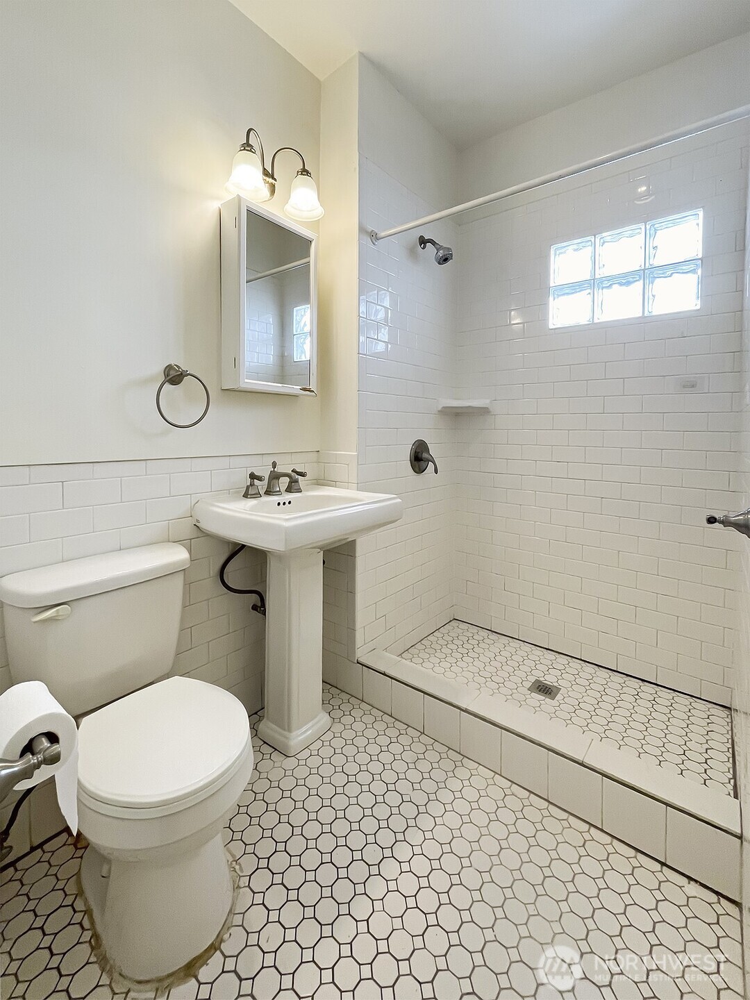 5262 15th Avenue Property Photo 10