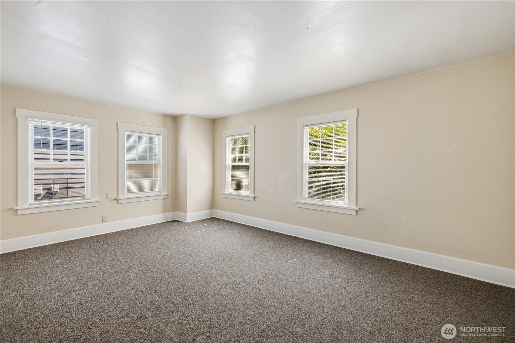 5262 15th Avenue Property Photo 16