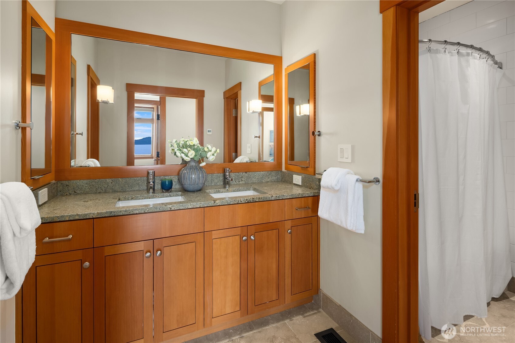 2481 Perkins Lane Property Photo 32