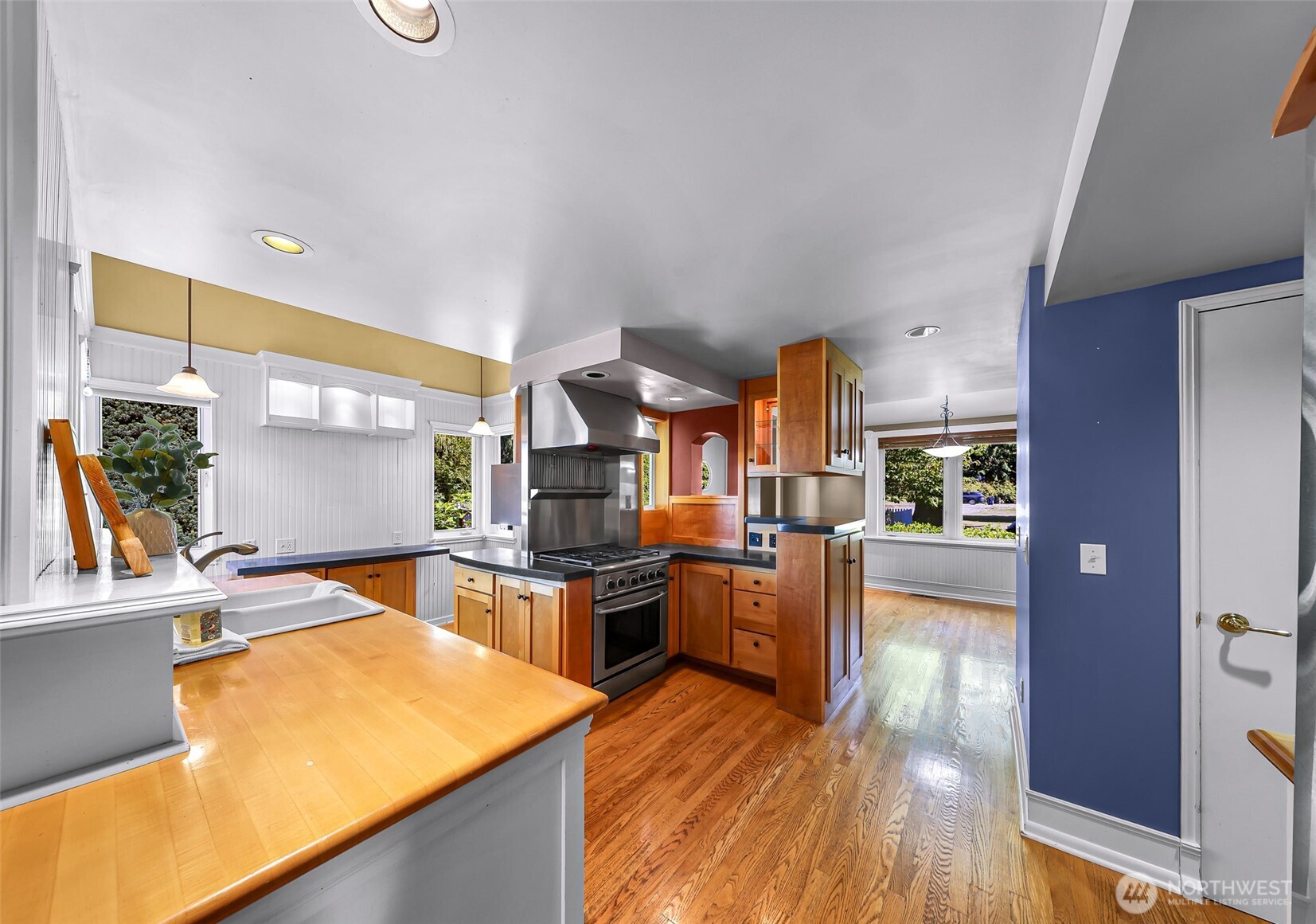 5836 Chuckanut Drive Property Photo 10