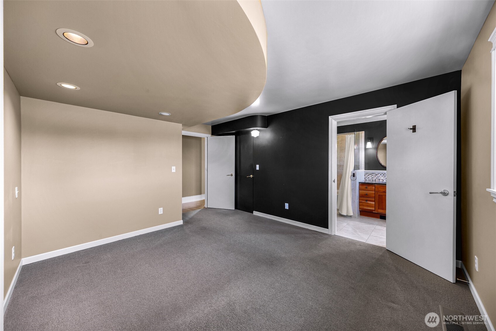 5836 Chuckanut Drive Property Photo 21