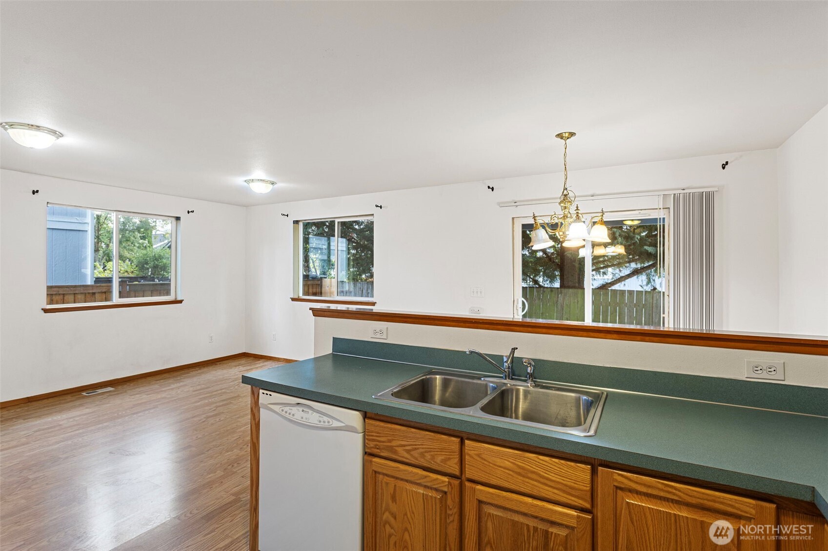 20627 Circle Bluff Drive Property Photo 10
