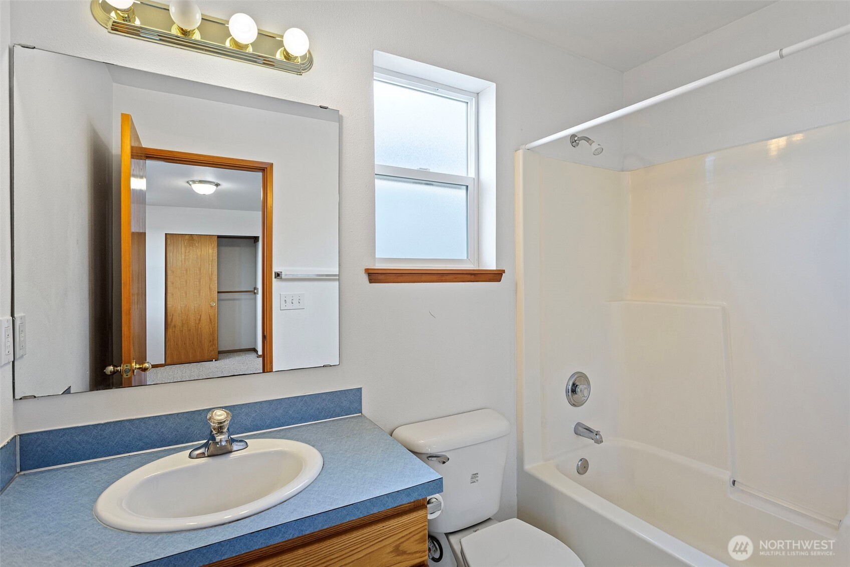 20627 Circle Bluff Drive Property Photo 17
