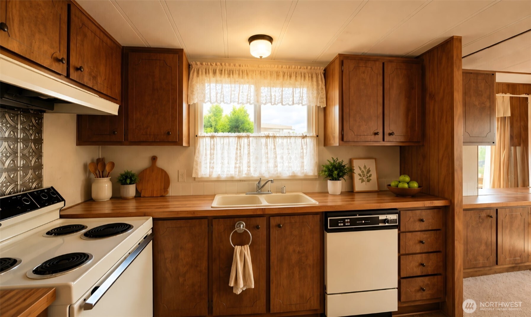 419 Carefree Circle Property Photo 8
