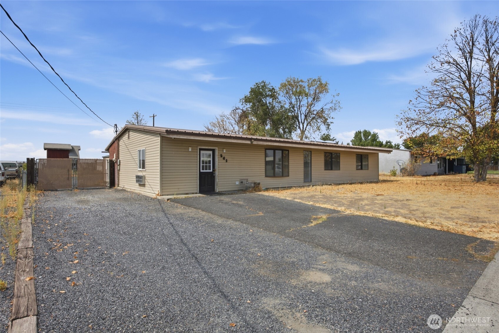 541 Castle Drive Property Photo 3