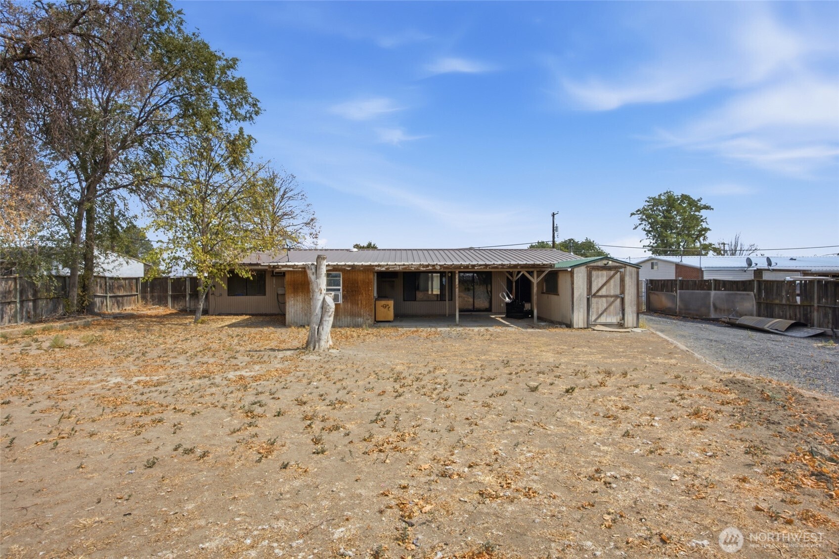 541 Castle Drive Property Photo 4