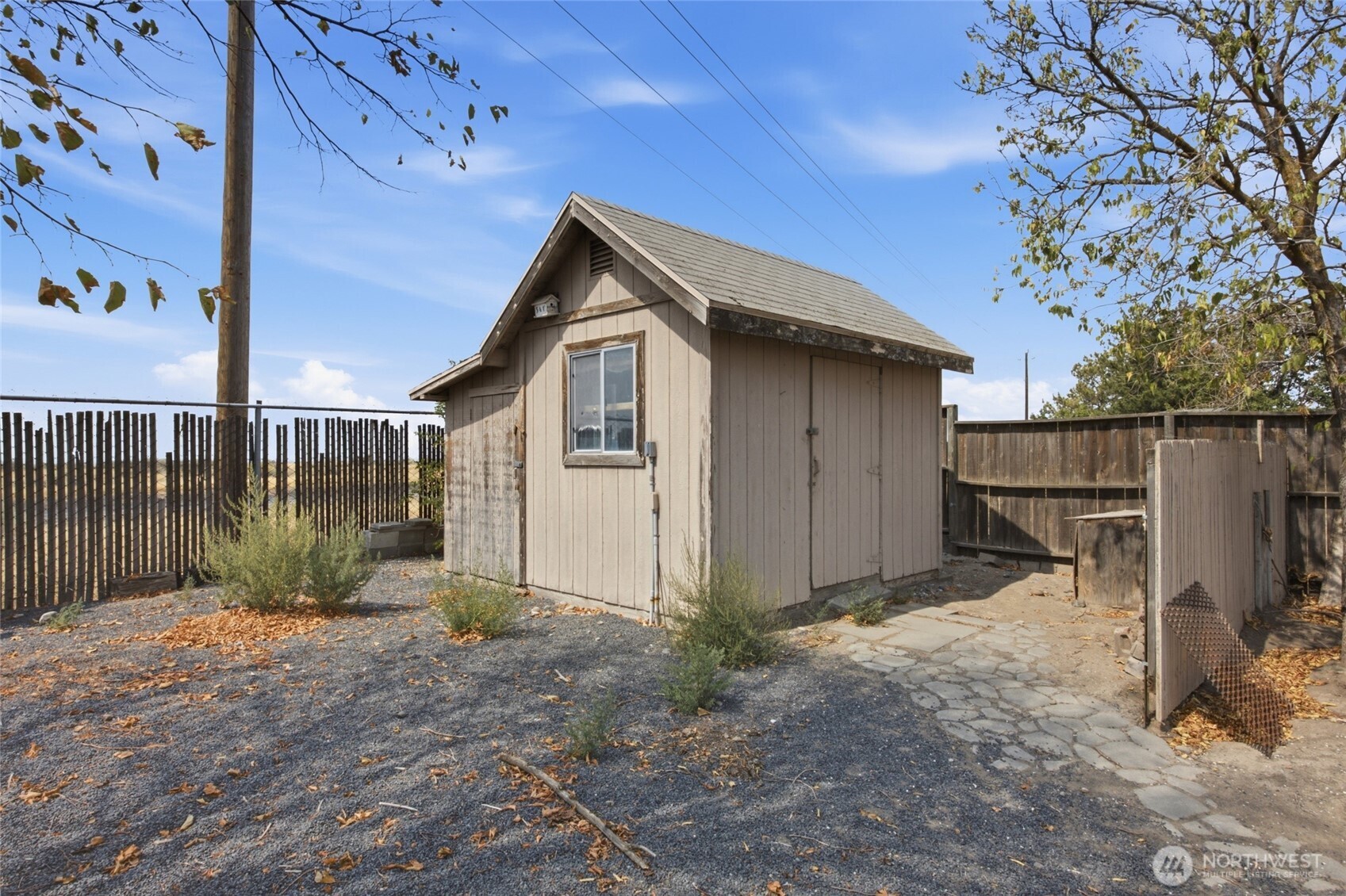 541 Castle Drive Property Photo 8