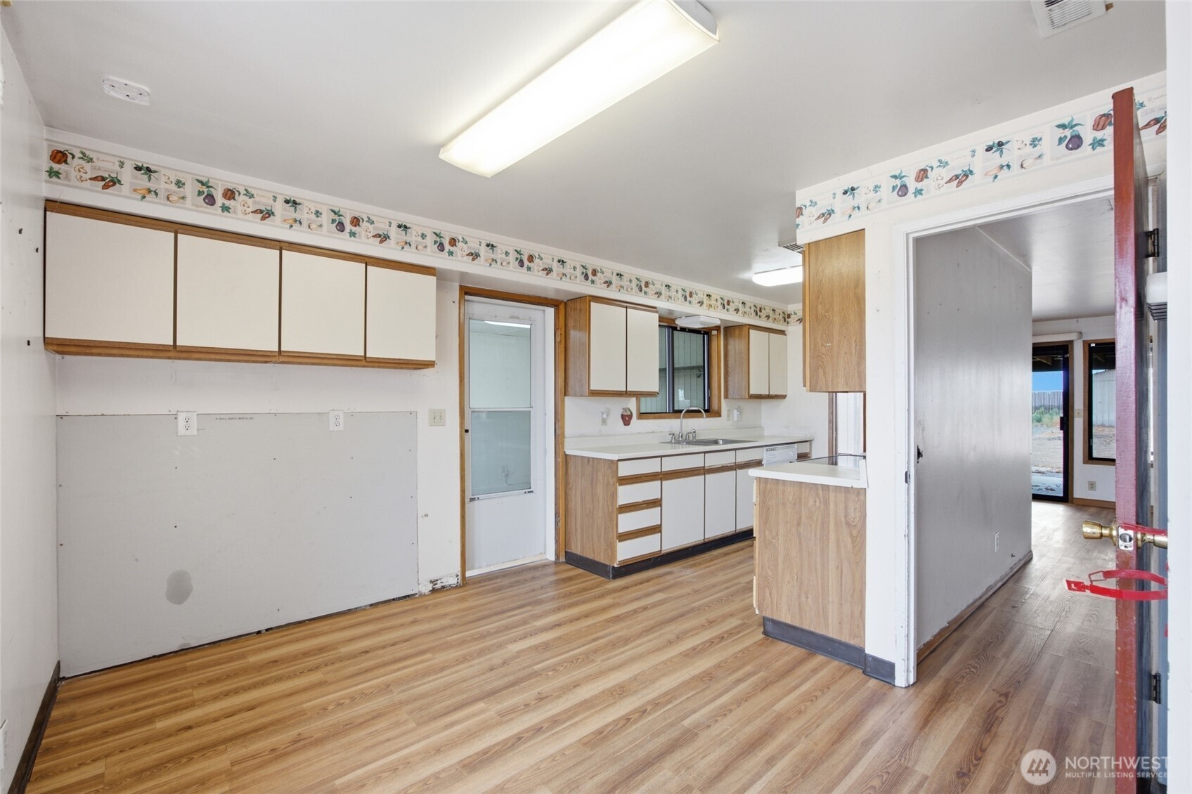541 Castle Drive Property Photo 15