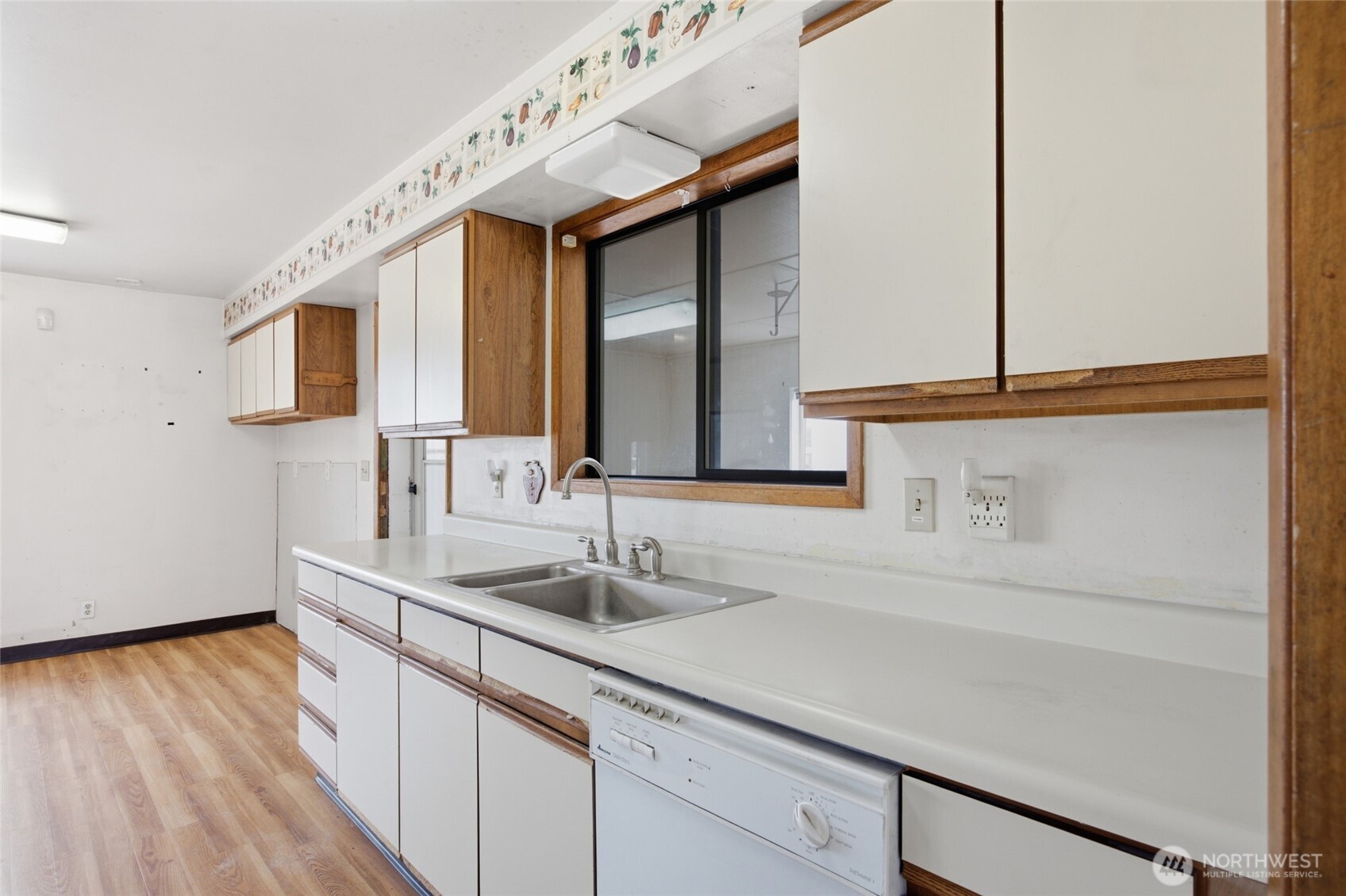 541 Castle Drive Property Photo 18