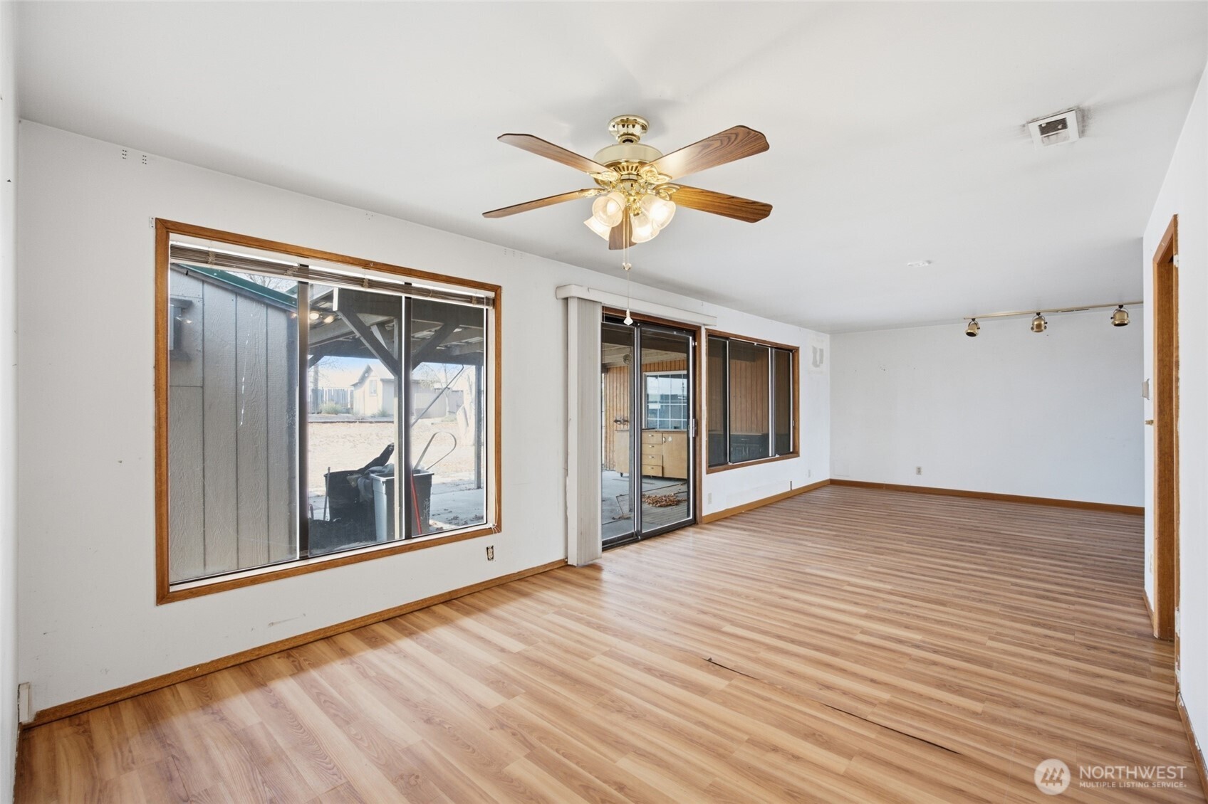 541 Castle Drive Property Photo 19