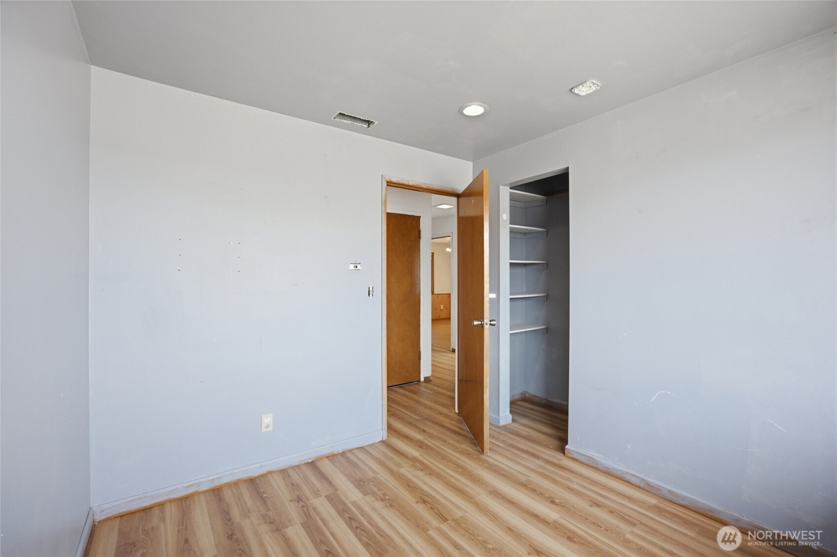 541 Castle Drive Property Photo 26