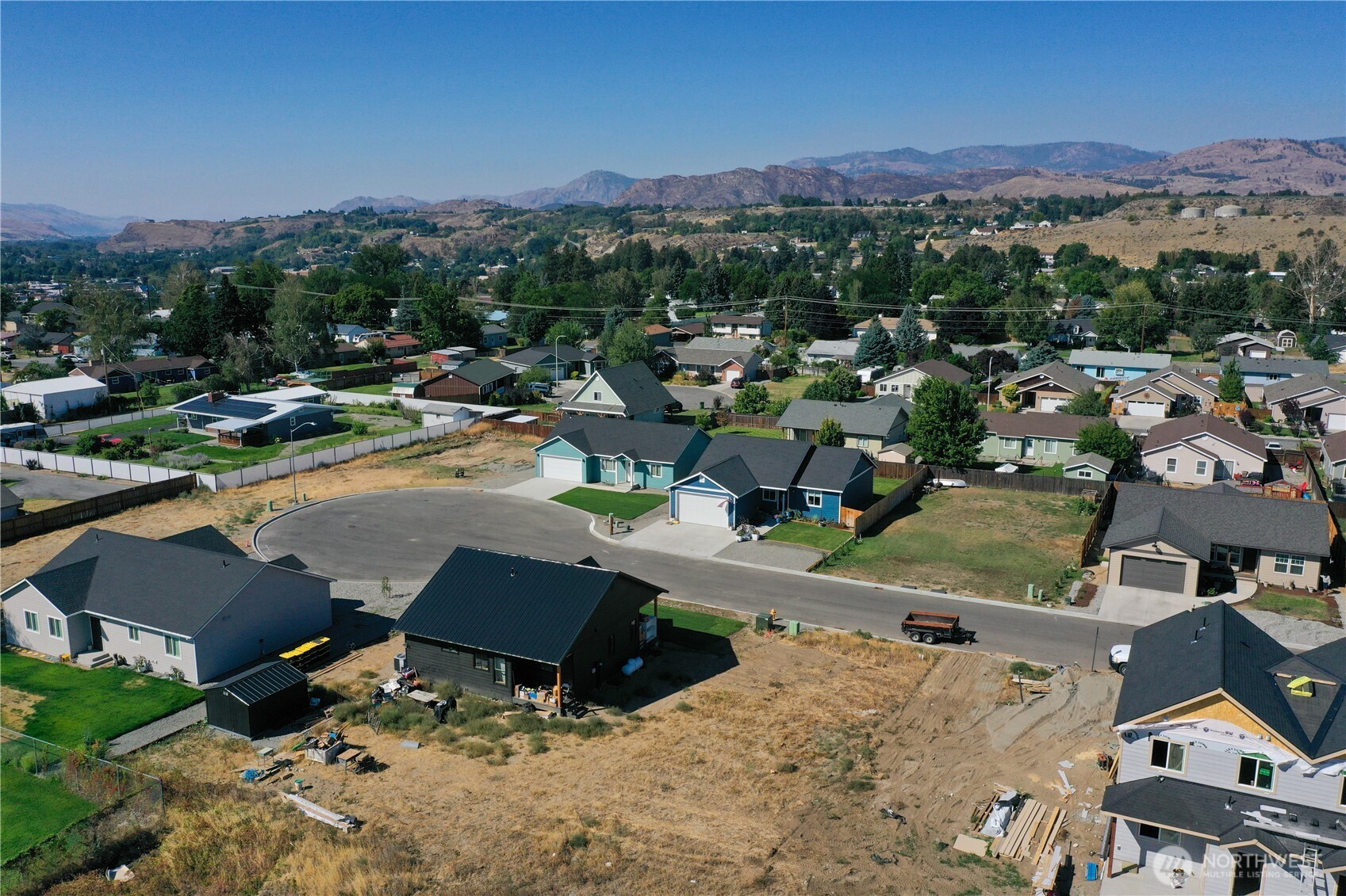 707 Petra Court Property Photo 4