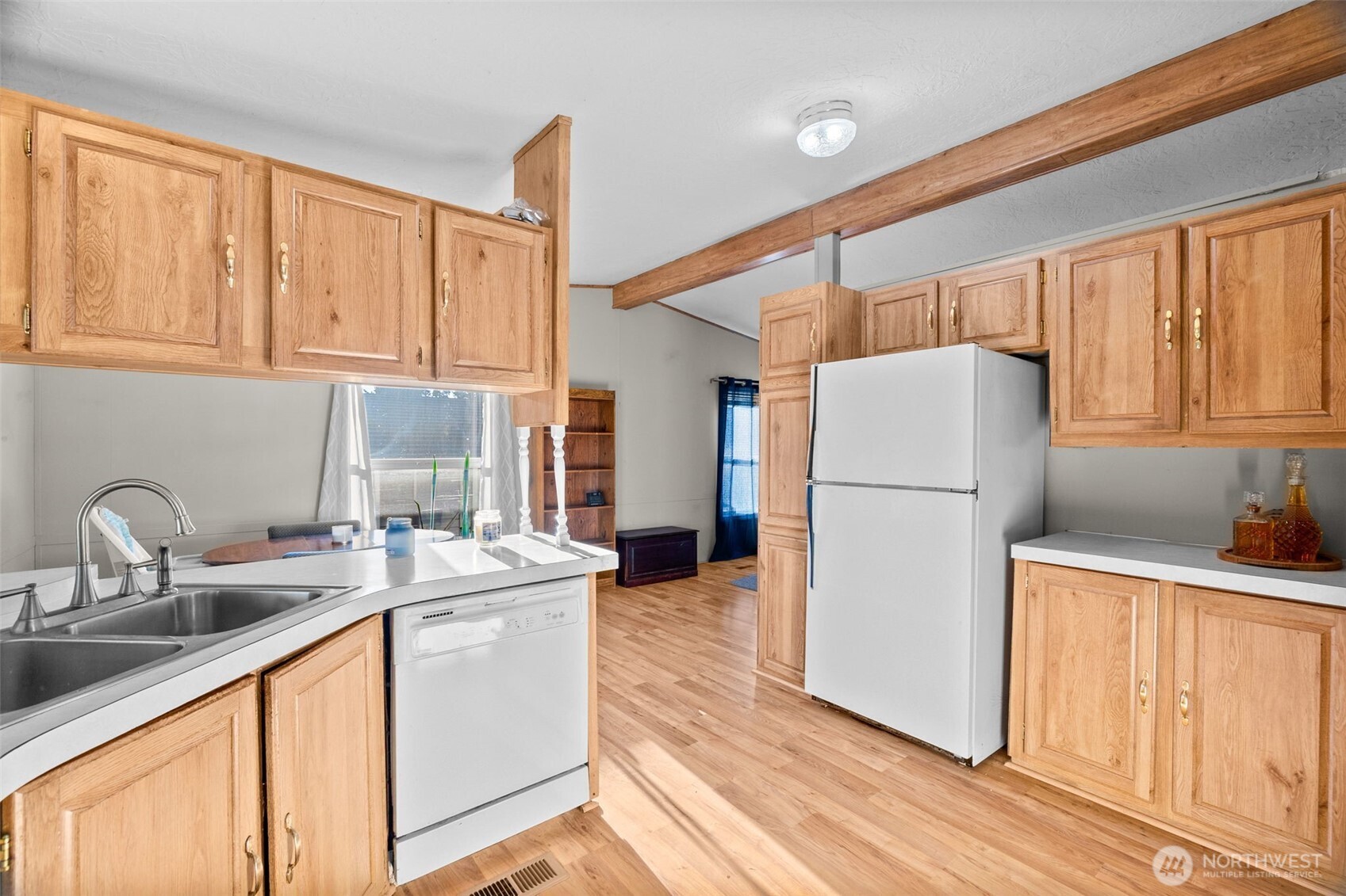 221 W Hemlock Court Property Photo 17