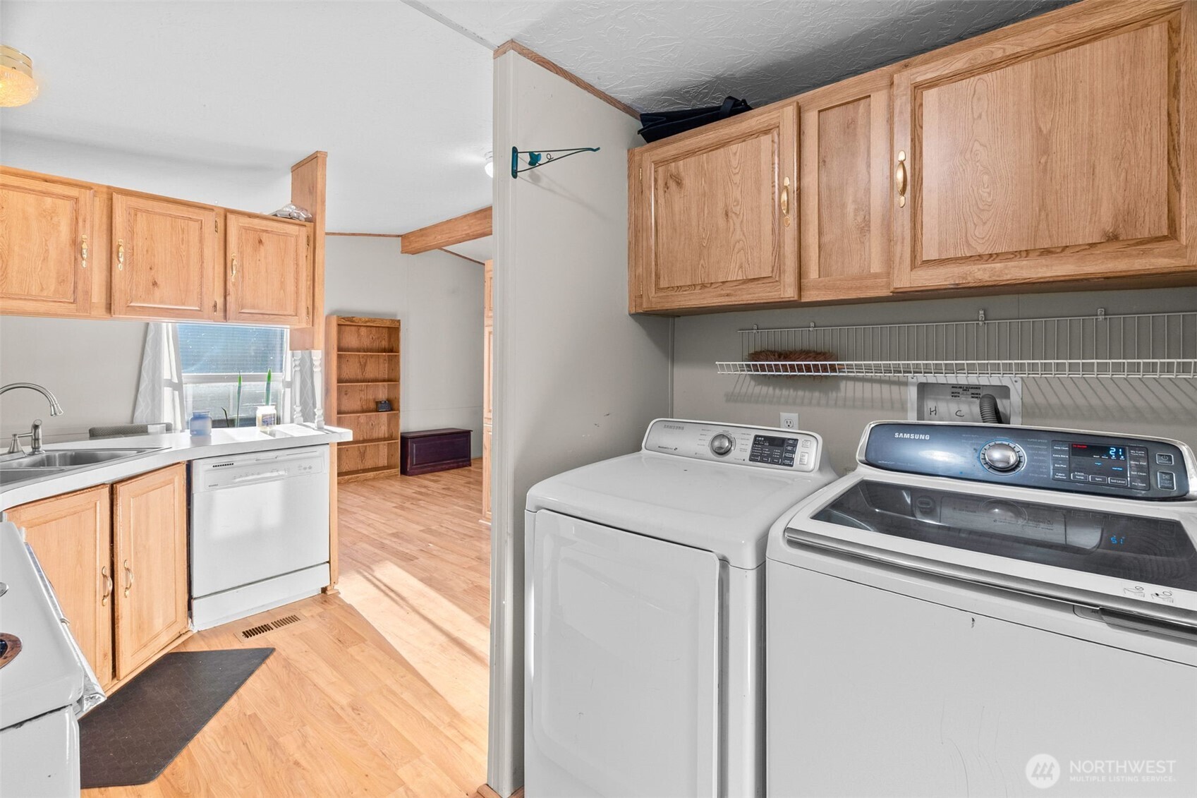 221 W Hemlock Court Property Photo 18
