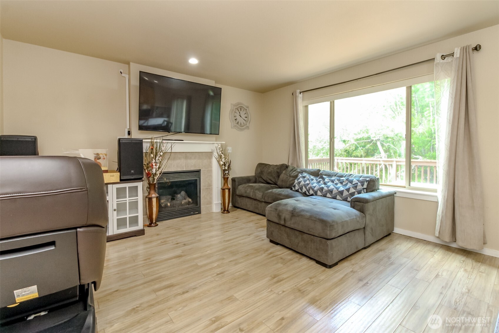 9506 10th Avenue Property Photo 9