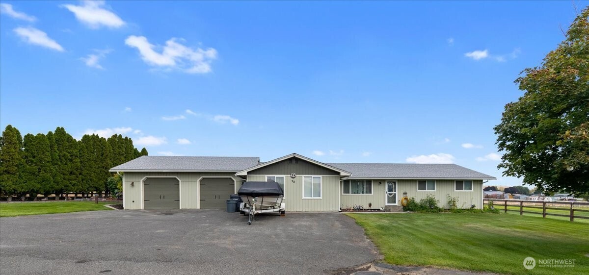 92 Clemans View Road Property Photo 4