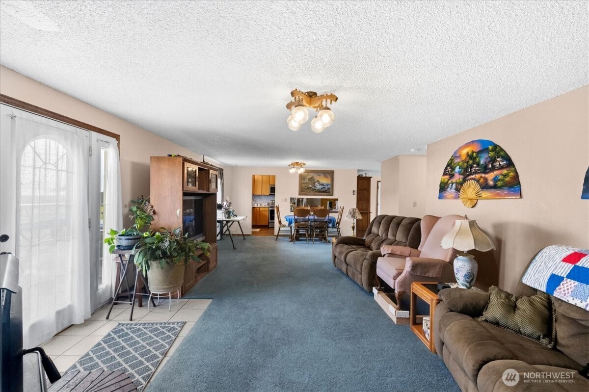 92 Clemans View Road Property Photo 17