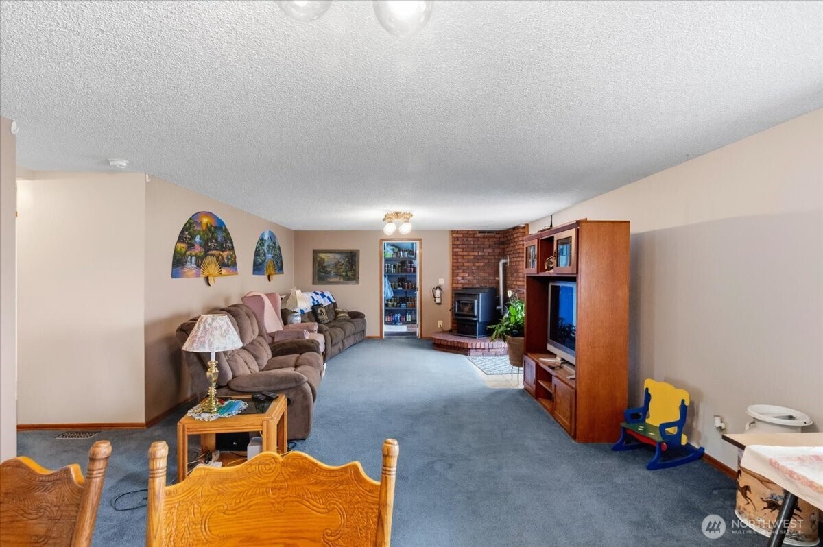 92 Clemans View Road Property Photo 18