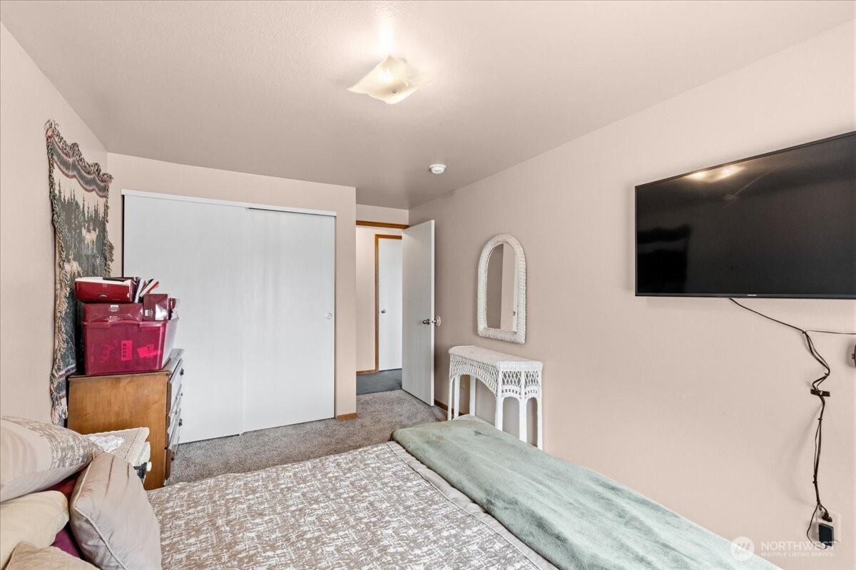 92 Clemans View Road Property Photo 23