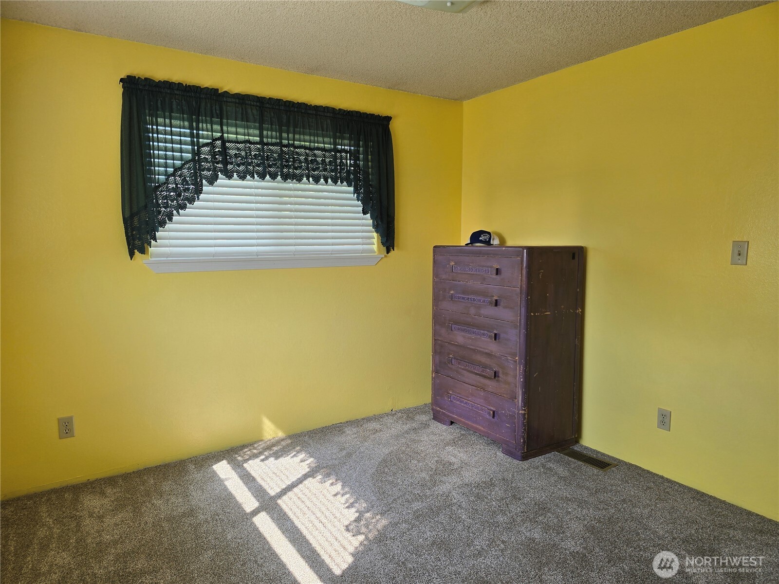 92 Clemans View Road Property Photo 27
