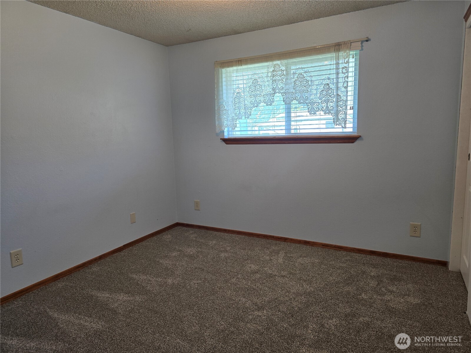 92 Clemans View Road Property Photo 28