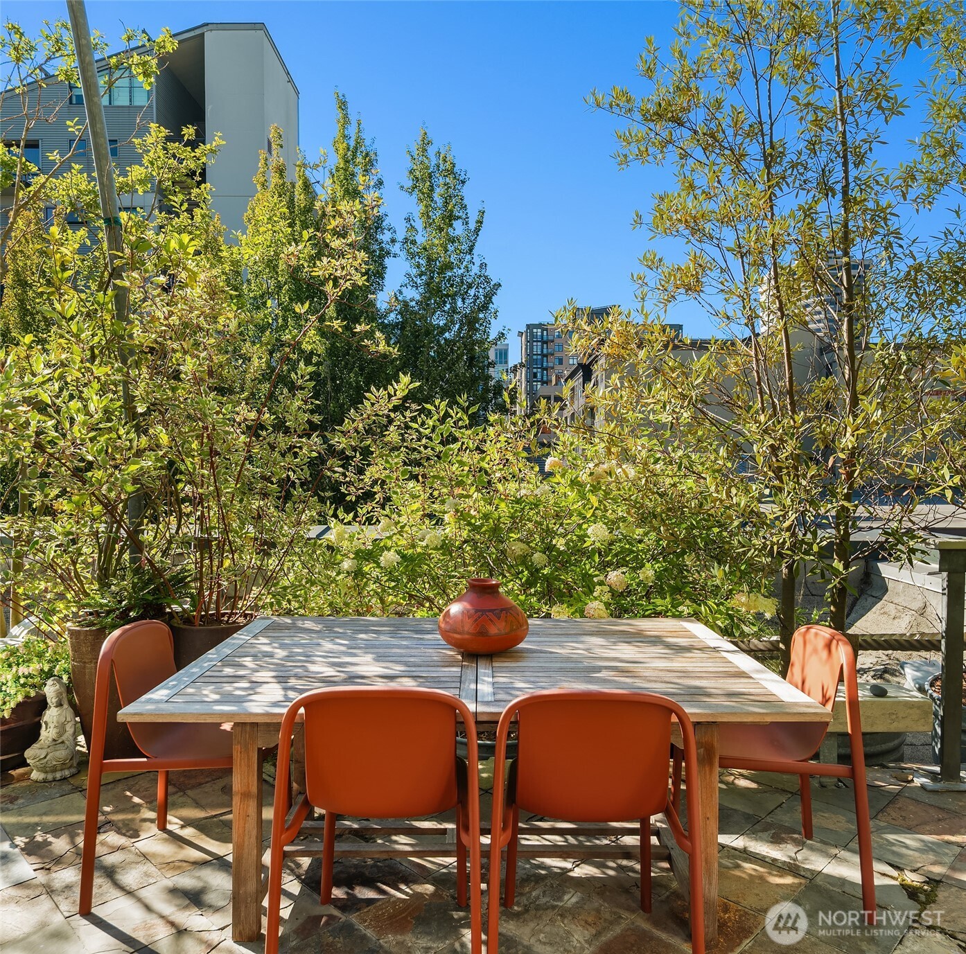 81 Vine Street 404 Property Photo 2