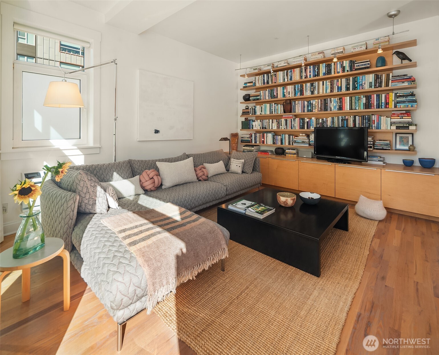 81 Vine Street 404 Property Photo 5
