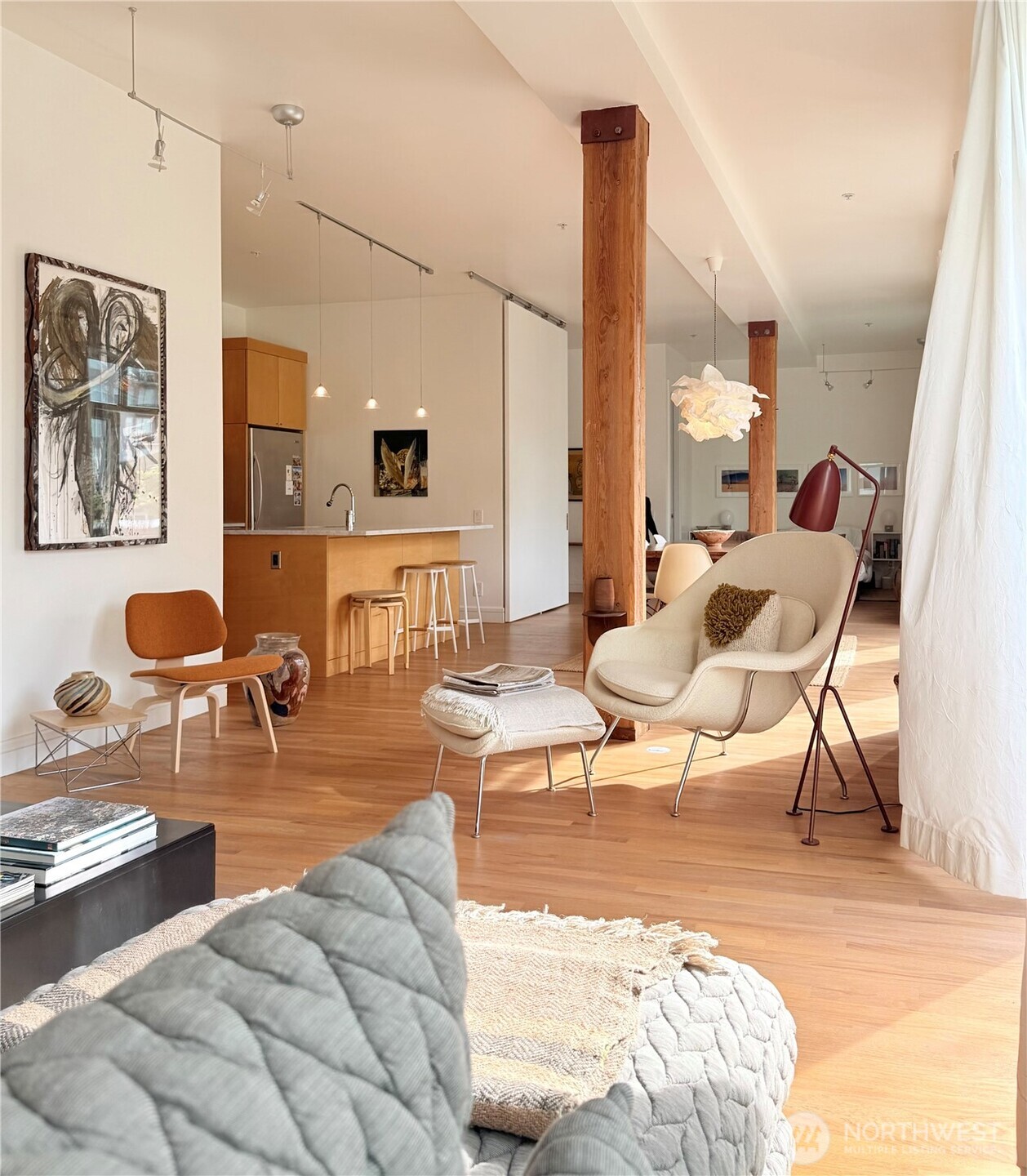 81 Vine Street 404 Property Photo 8