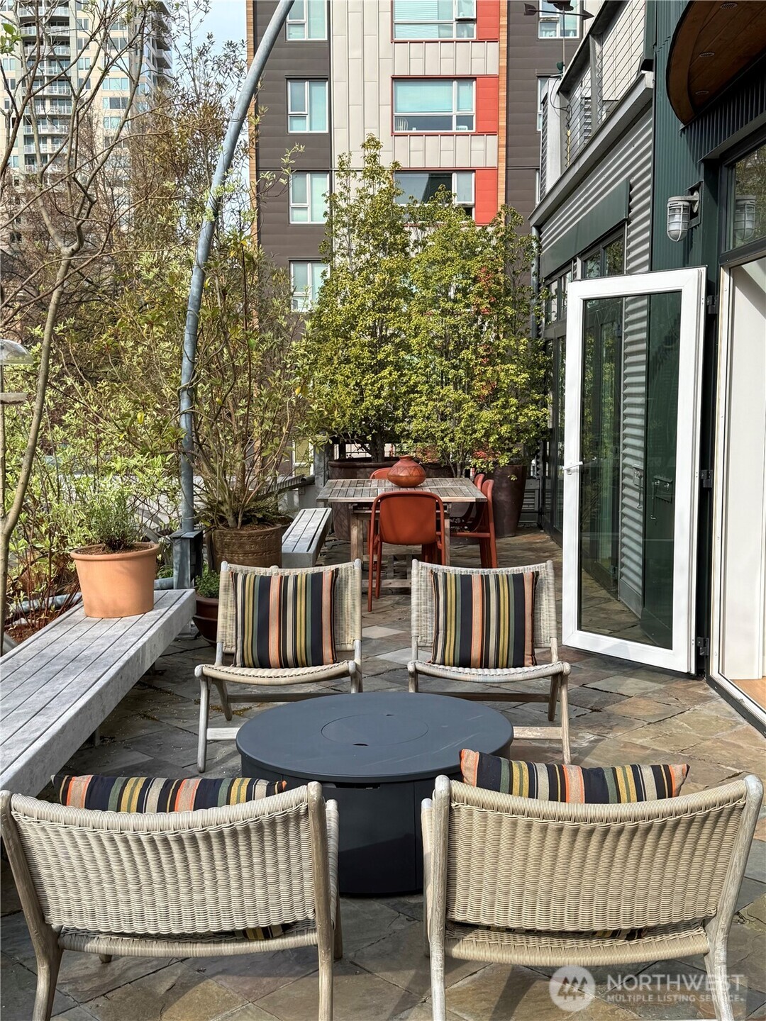 81 Vine Street 404 Property Photo 12
