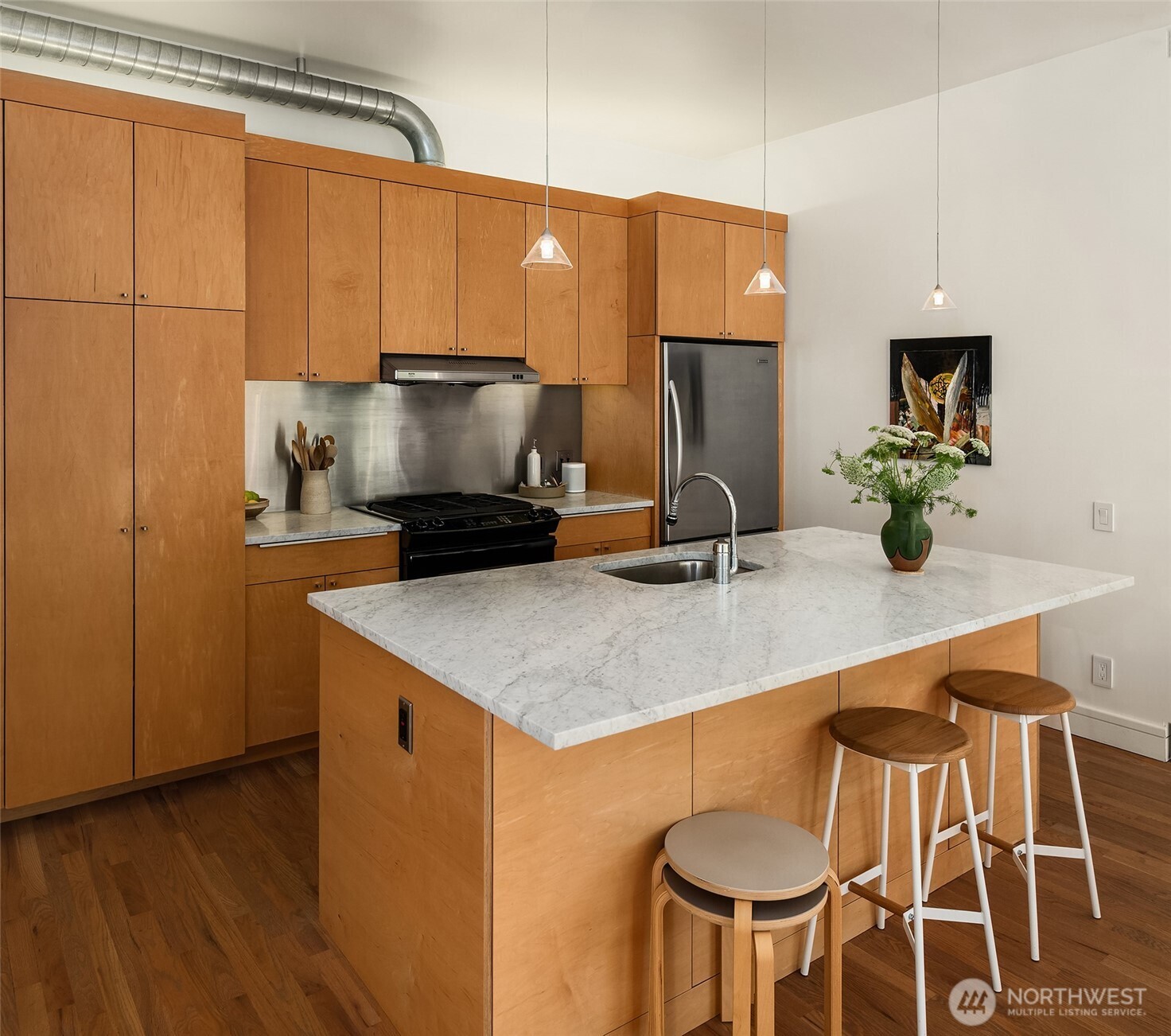 81 Vine Street 404 Property Photo 17