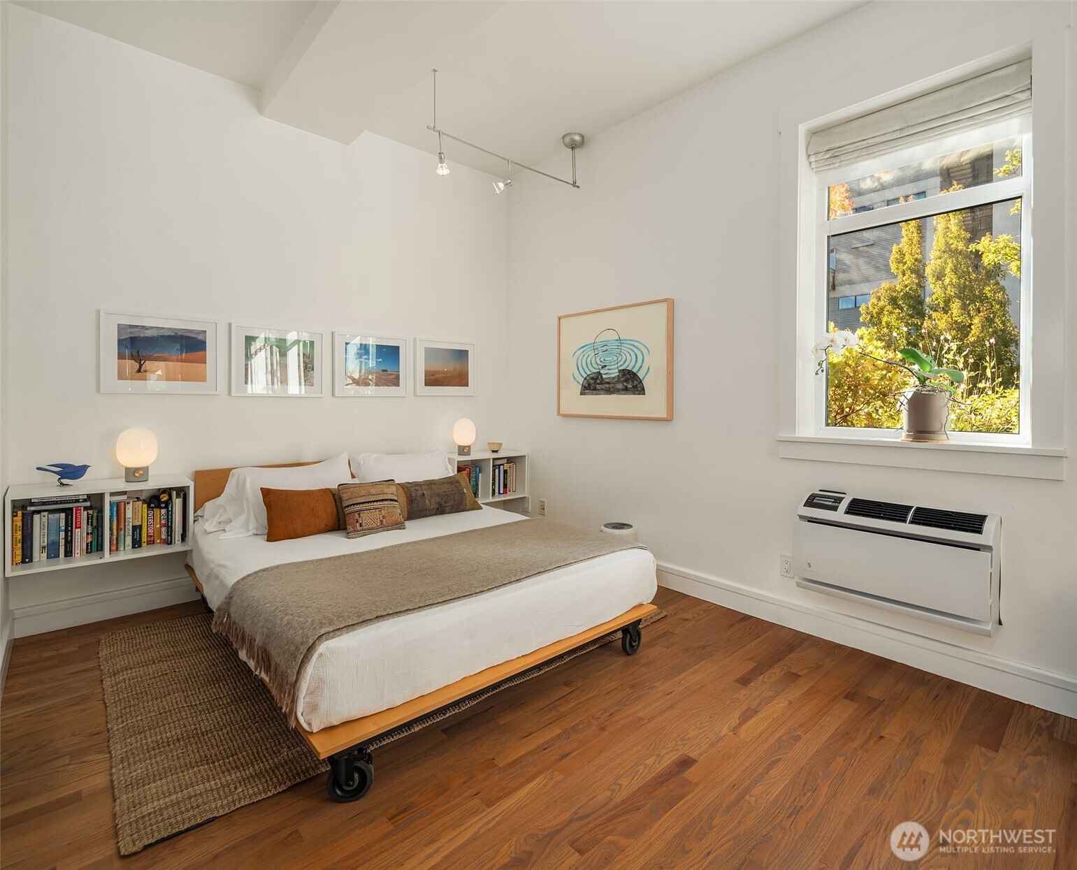 81 Vine Street 404 Property Photo 21