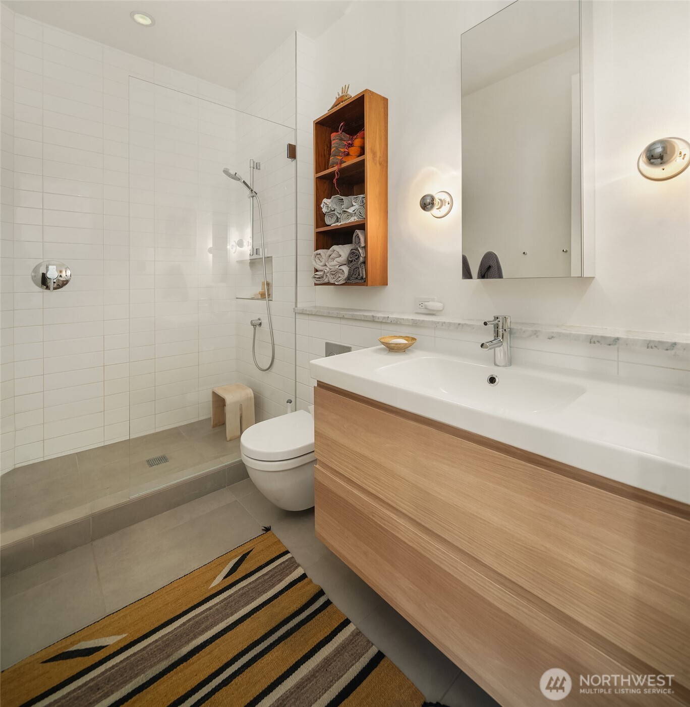 81 Vine Street 404 Property Photo 23