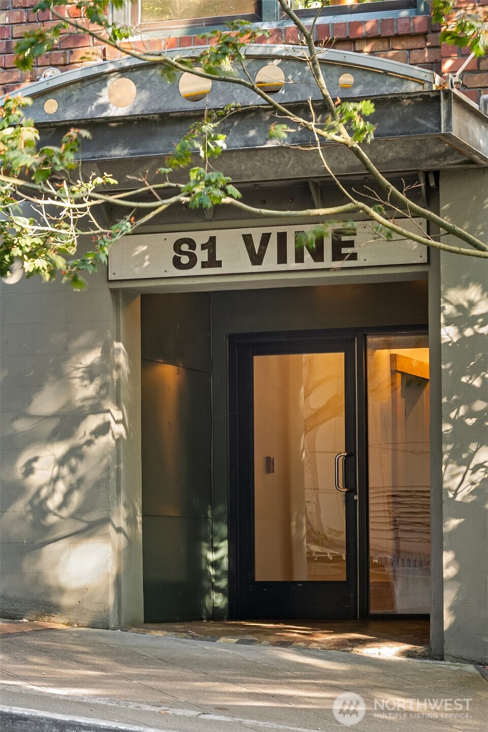 81 Vine Street 404 Property Photo 28