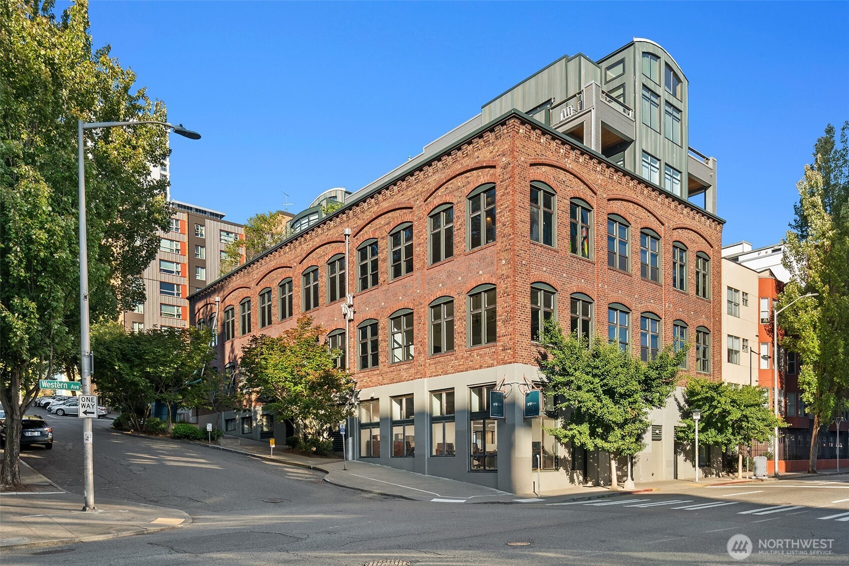 81 Vine Street 404 Property Photo 31