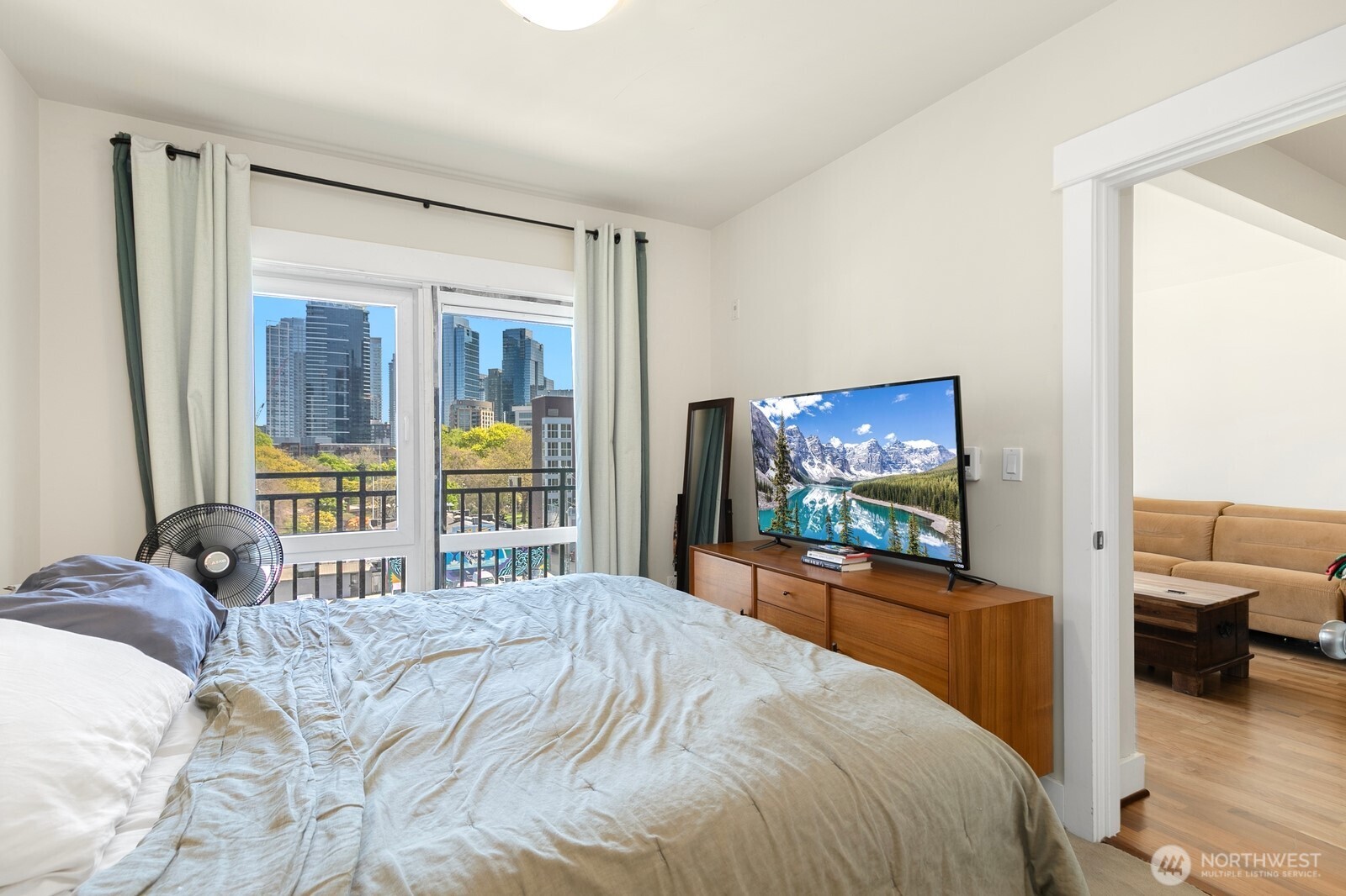 699 John Street 516 Property Photo 10