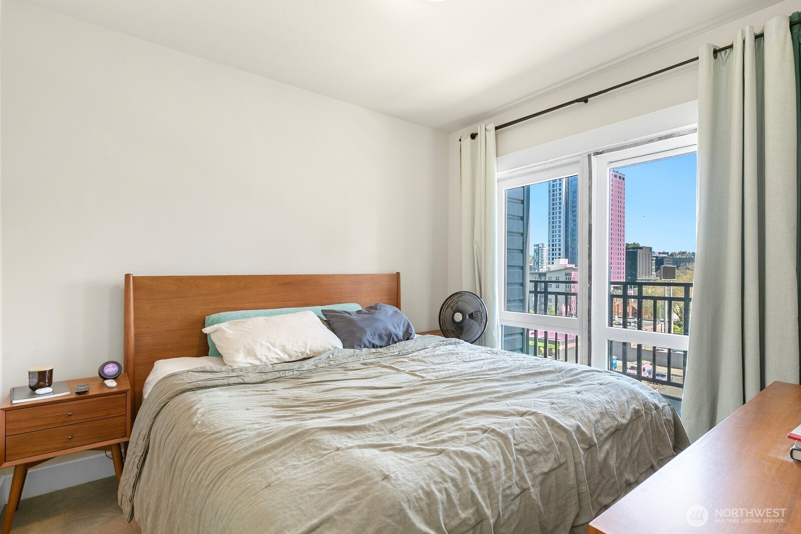 699 John Street 516 Property Photo 11
