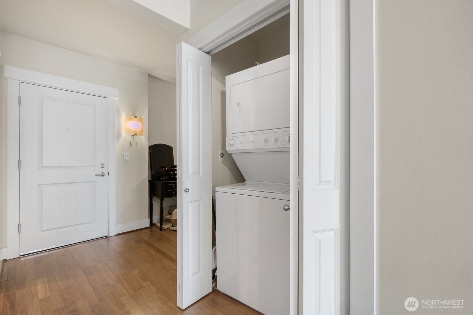 699 John Street 516 Property Photo 16