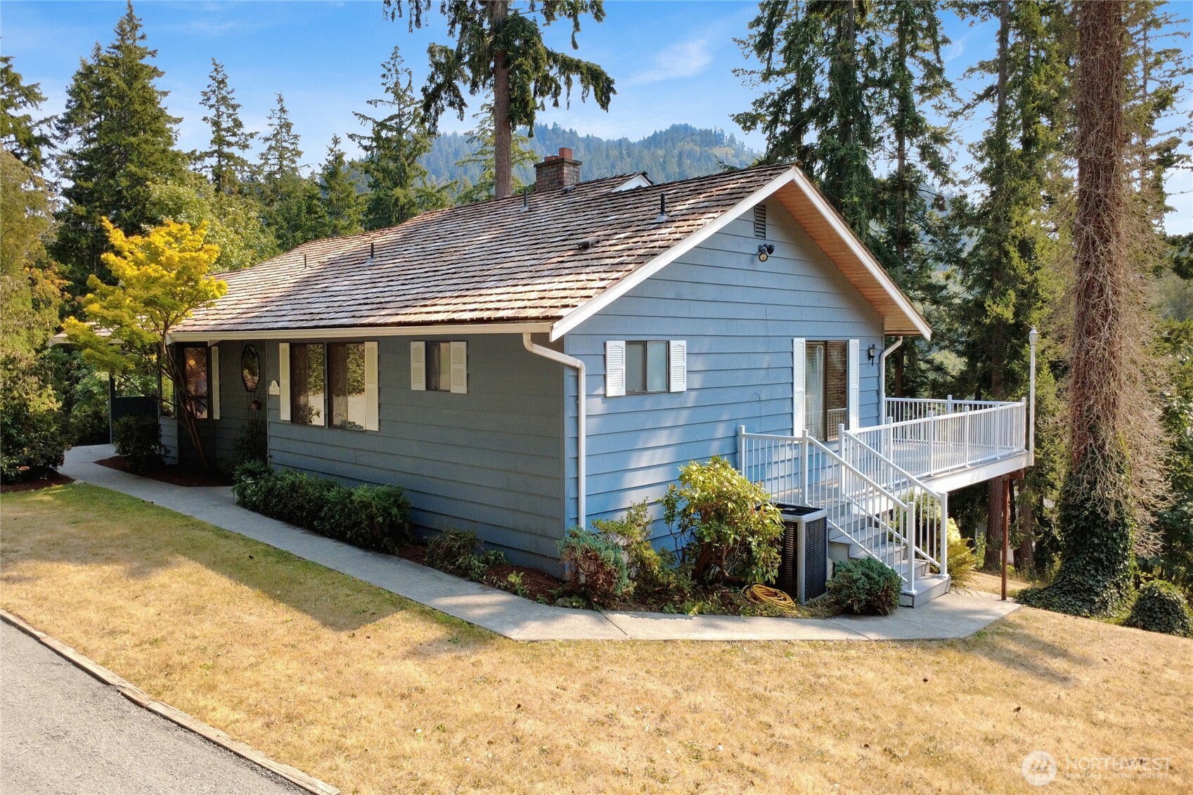 685 N Chuckanut Drive Property Photo 9