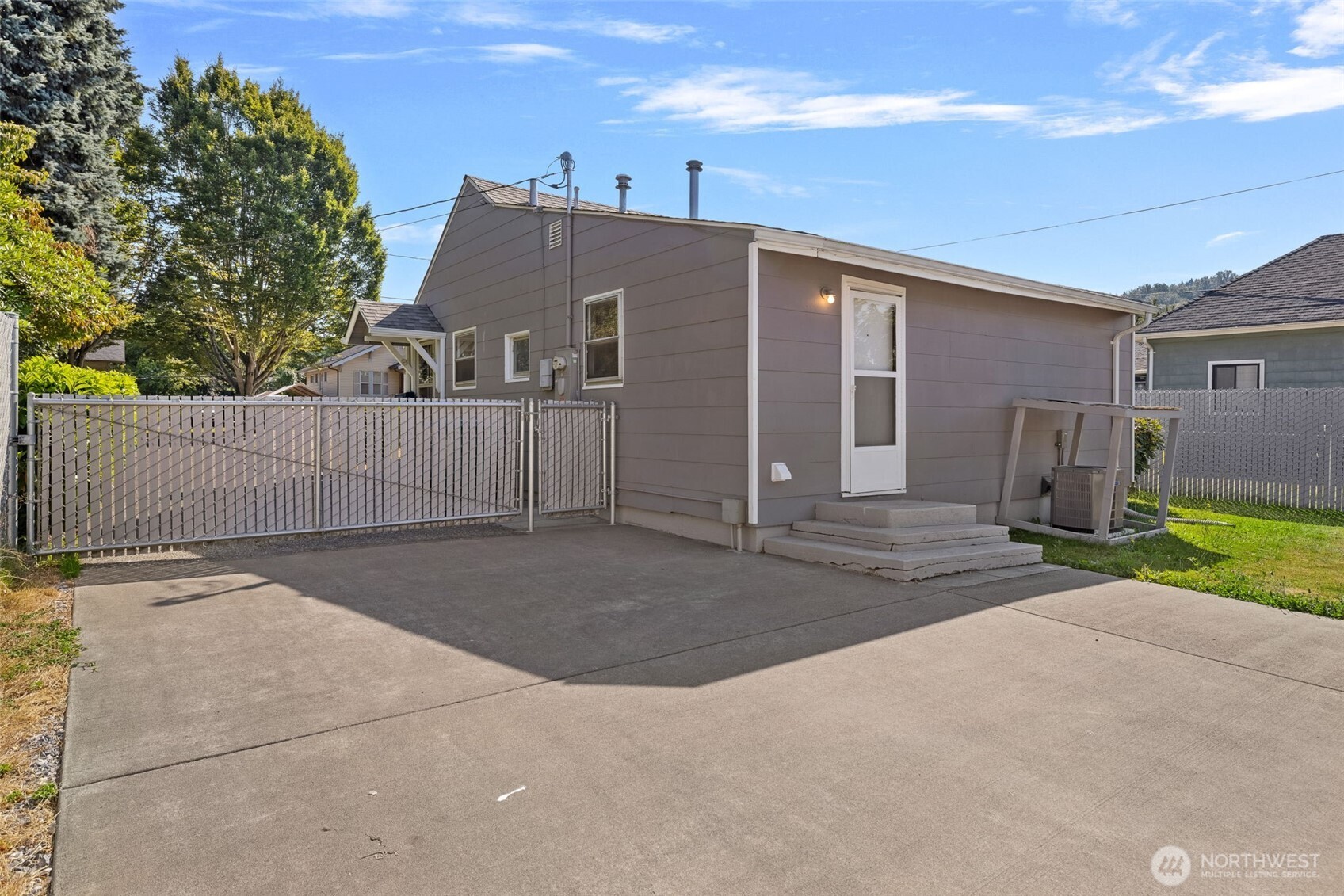 516 S Trenton Street Property Photo 17