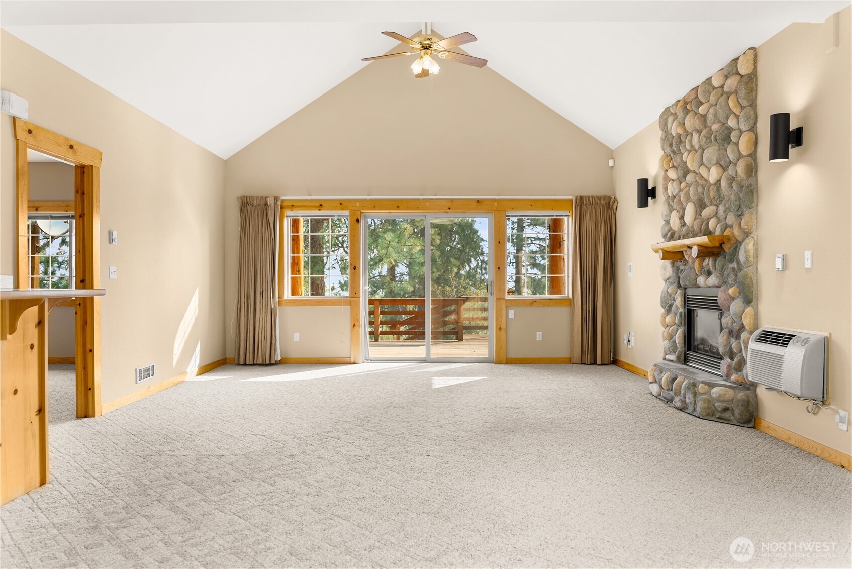 202 Cascadian Way 3 Property Photo 1