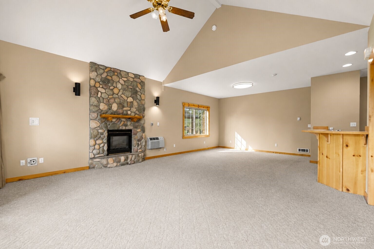 202 Cascadian Way 3 Property Photo 8