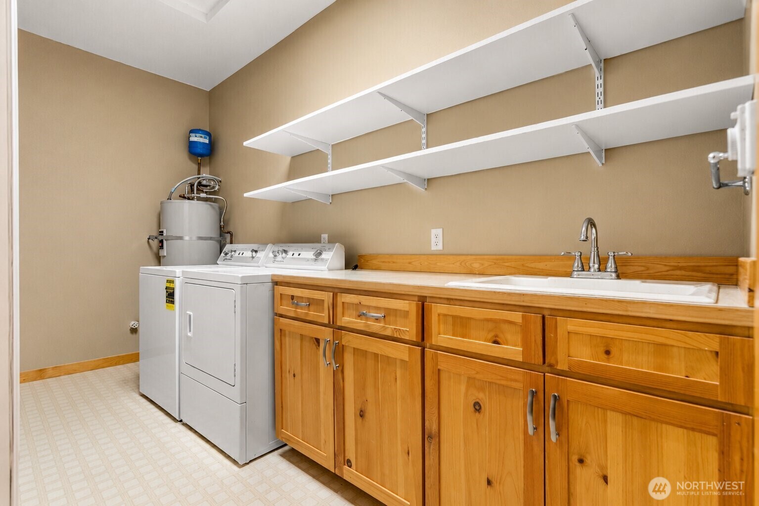 202 Cascadian Way 3 Property Photo 28