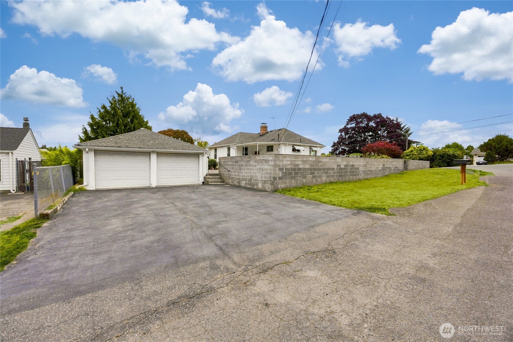 15852 7th Avenue Property Photo 2