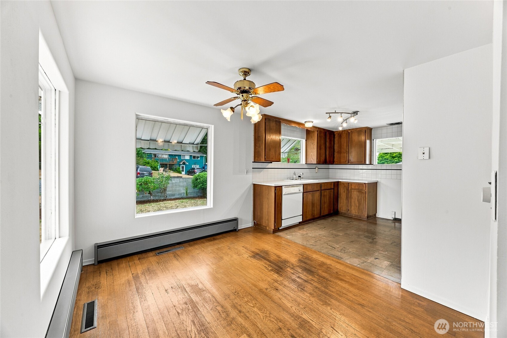 15852 7th Avenue Property Photo 9
