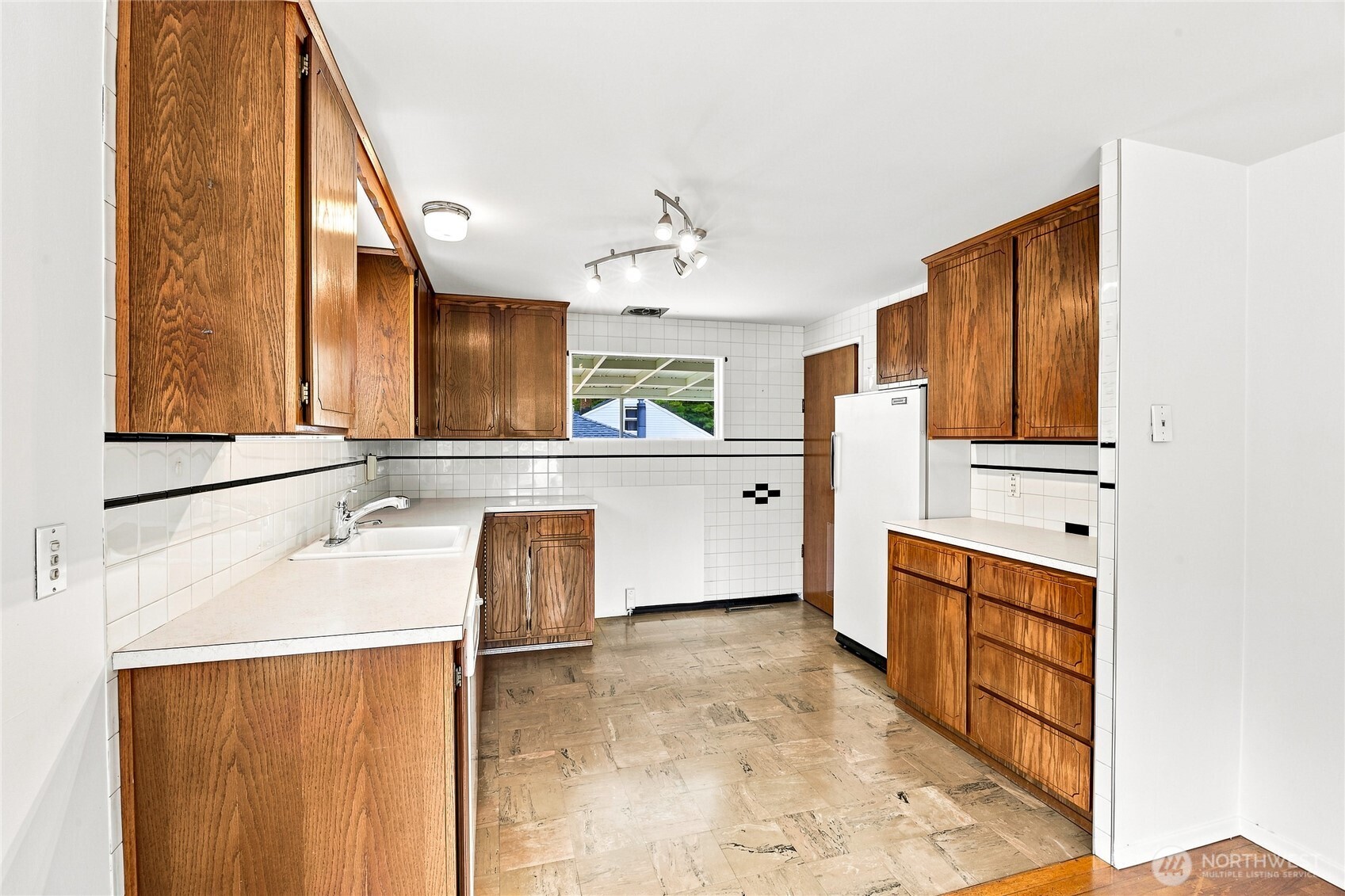 15852 7th Avenue Property Photo 14
