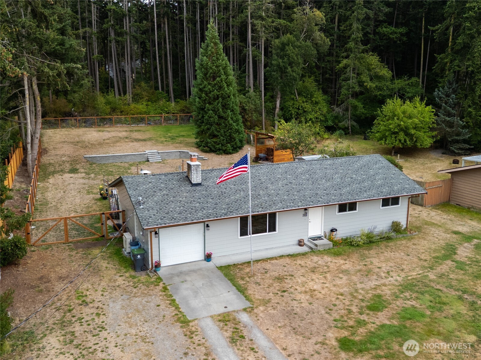 1808 Wellington Drive Property Photo 2