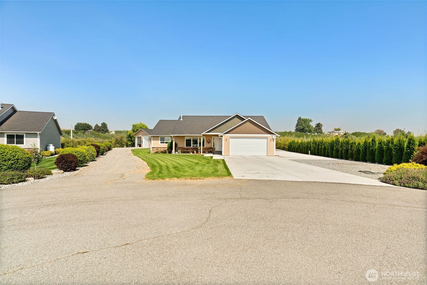 25 Columbia View Drive Property Photo 1