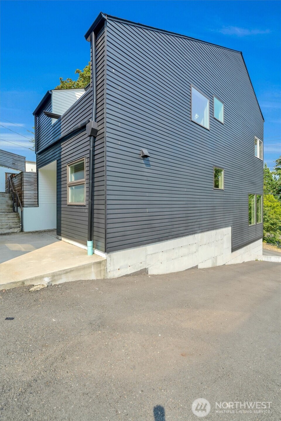 2535 S I Street E Property Photo 18